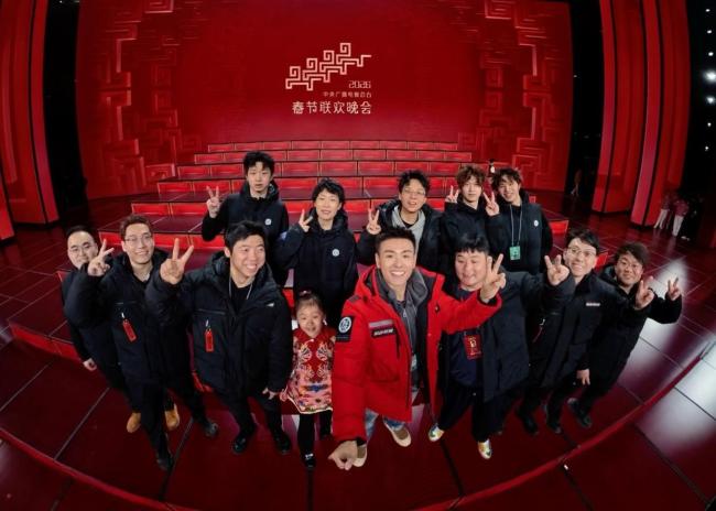 尼格买提魔术成功后松了口气 真实瞬间赢得观众心