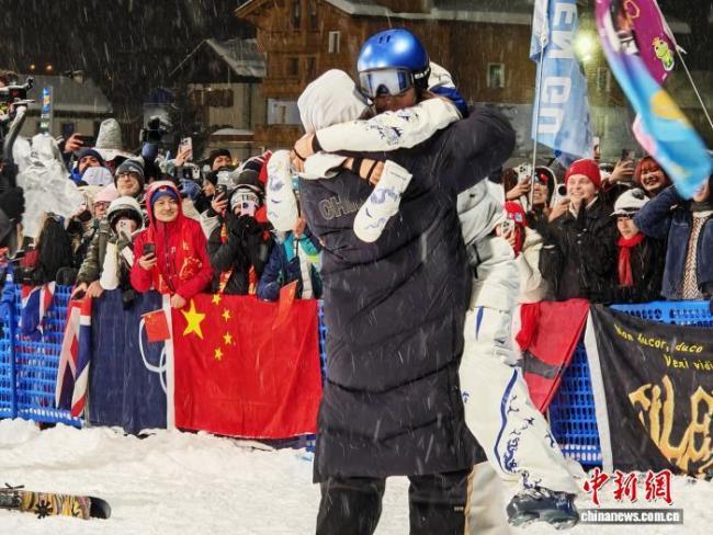 谷爱凌自由式滑雪女子大跳台夺银