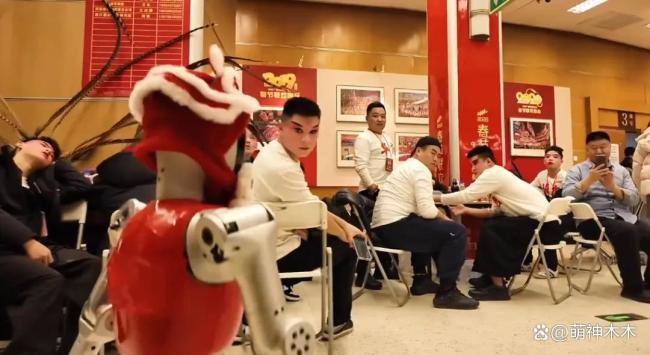 王玉雯春晚后台合影主理东说念主 群星云集吵杂超卓