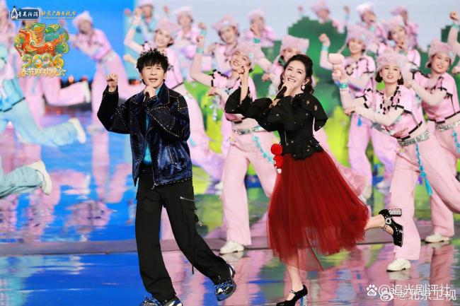 大张伟谢娜唱阳光彩虹小白马共贺马年 欢乐气氛引爆全网期待