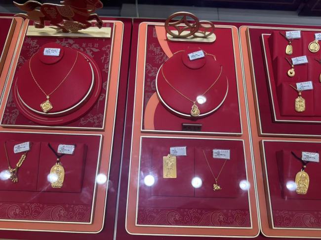 北京菜百1000克金条卖断货 黄金投资热情高涨