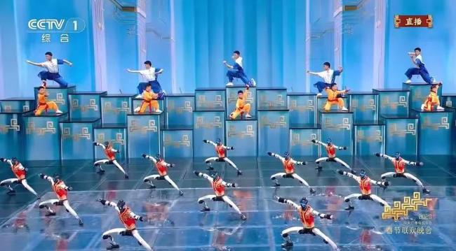 媒体东说念主：机器东说念主“硬控”春晚 科技与传统燃爆全场