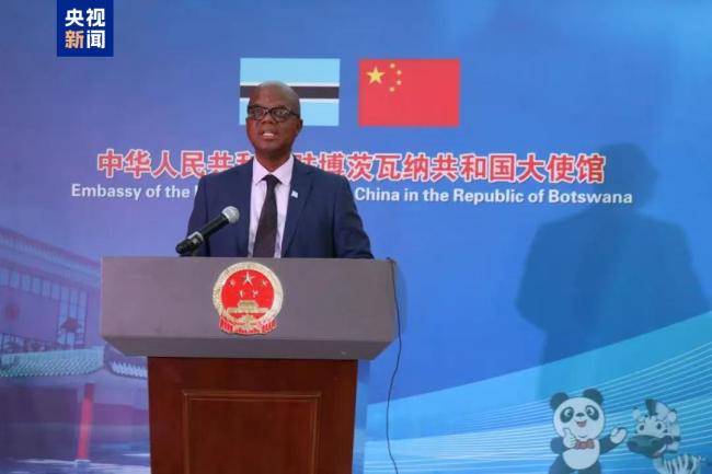 我驻外使馆举办春节宽容会迎新春 共庆佳节话友谊