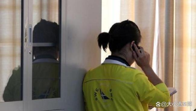 女子被鹿追扑躲进老公怀里 真情流露引人深思