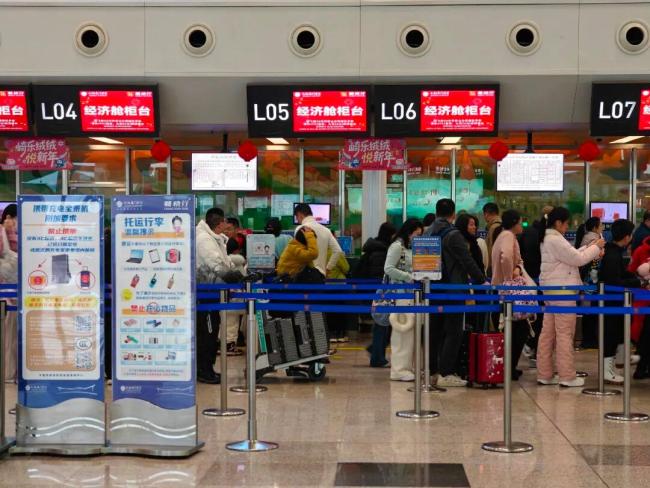 机票价格大跳水 不少人“抄底”