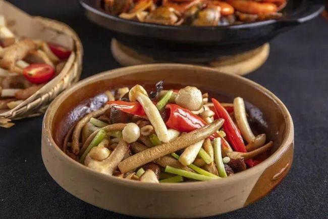 春节剩菜吃还是扔 剩菜处理全攻略