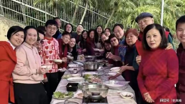汪明荃新年家中超30位宾客拜年 热闹场面胜似大家庭