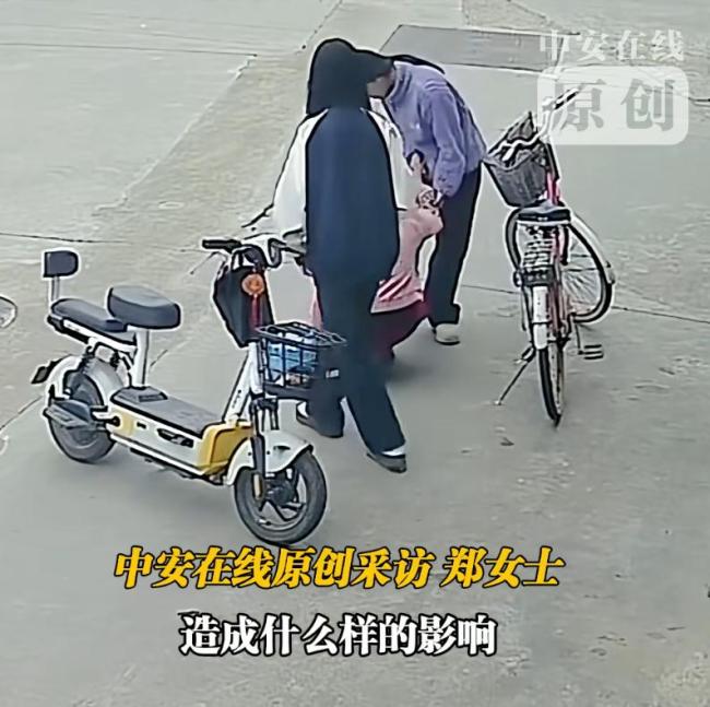 两初中女生扶摔倒女子被索赔22万 善良的代价