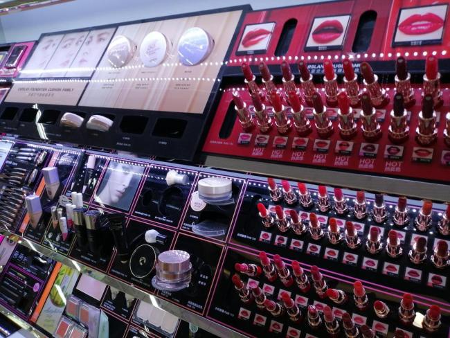 高端化妆品又好卖了