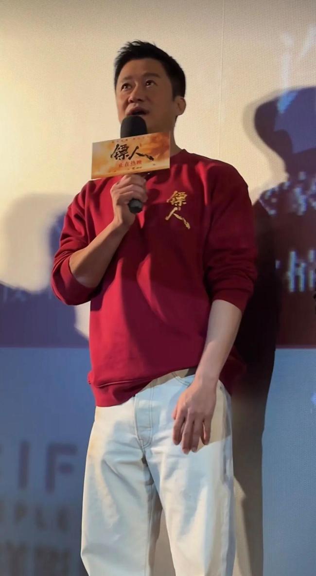 吴京被网友催《镖人2》 口碑票房双丰收