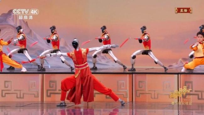 春晚给机器东谈主带来了什么 科技明星精通舞台