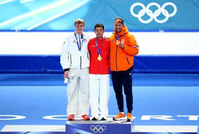 宁忠岩夺金！比肩刘翔、苏炳添 刷新四大纪录