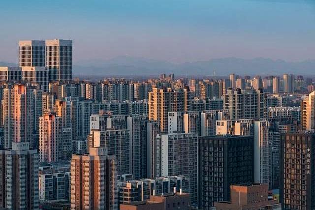 人口少了房子必跌？核心城市的好房子，还在偷偷涨价 需求分化显现