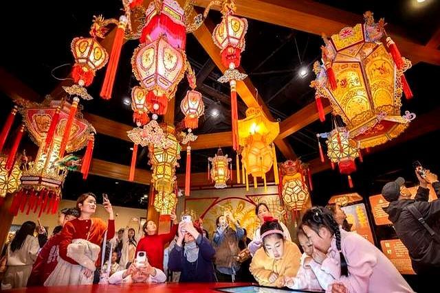 福建泉州日均接待游客超200萬人次 古城熱度不減