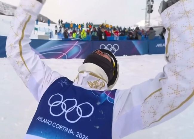 王心迪夺冠后双膝跪地仰天怒吼 险胜摘金惊心动魄