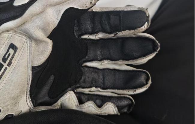 杭州街头灭火的摩托小伙找到了 英勇行为获全网点赞