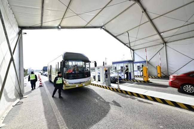 近6万辆车抵京 通州交警全力保障畅通 应对返程高峰