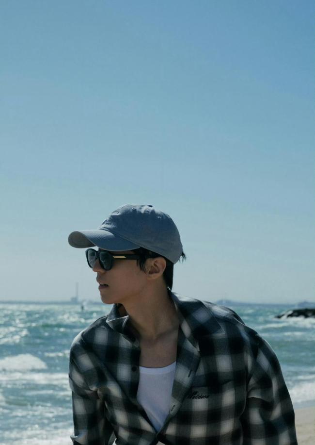 王俊凯海边花絮