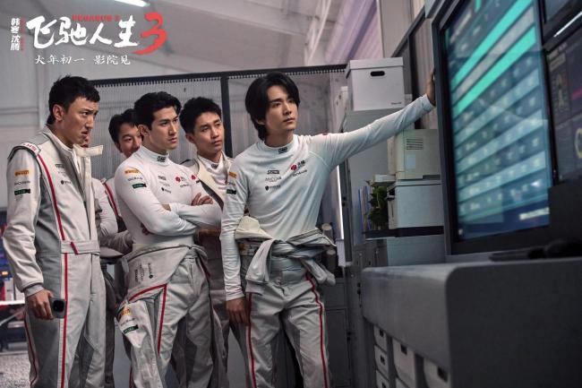 《奔驰东说念主生3》的胜仗靠什么 硬核赛车与东说念主文心扉