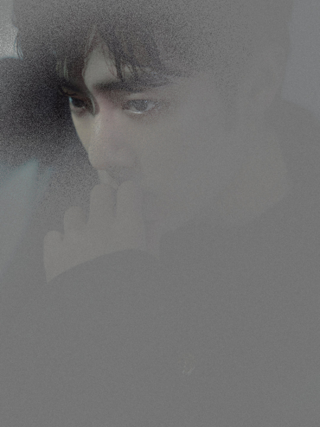 肖战 Gucci 黑色风衣驾驭一绝