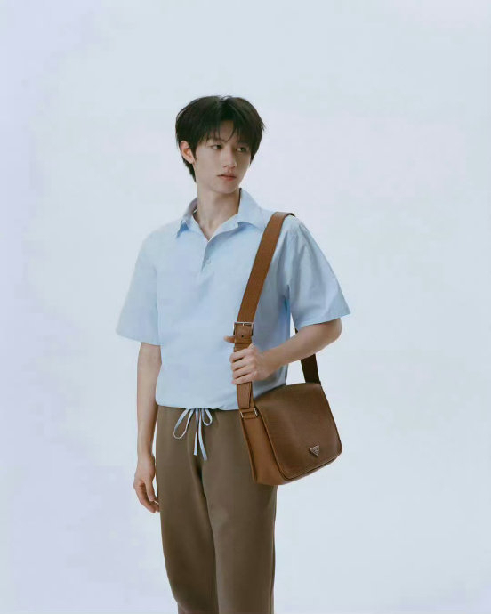 苏新皓Prada 米兰时装周醒目亮相