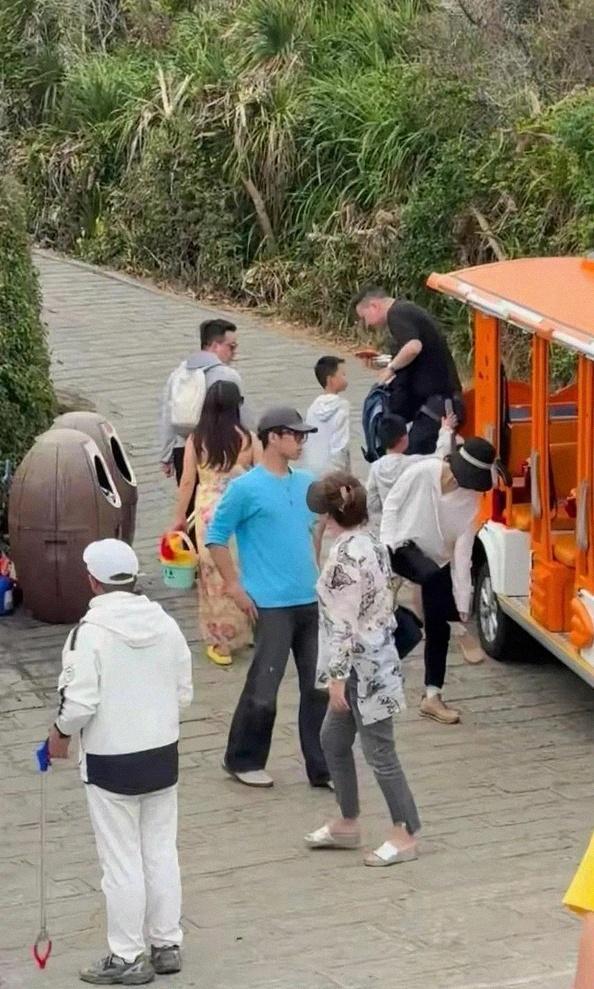 三亚偶遇章子怡一家 温馨家眷团建