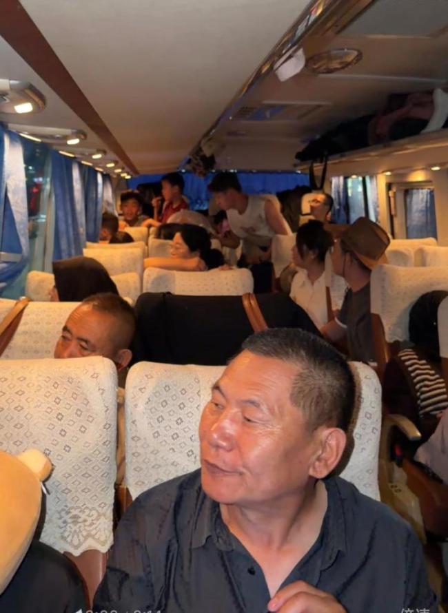 春节自驾35人大家庭计划夏天游新疆 延续家族旅行梦