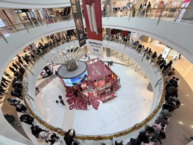 一线直击！春节排队王，竟是村头新开的蜜雪？