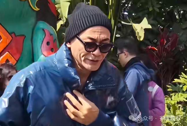 64岁江华商演暴瘦引网友担忧 健康状况受关注