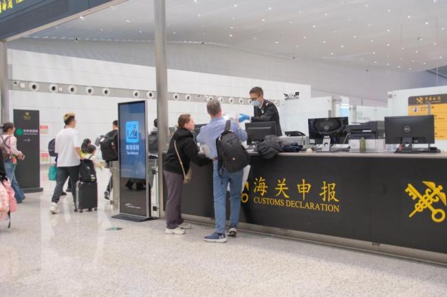 旅游迎春一“马”当先——新春文旅市场暖意浓