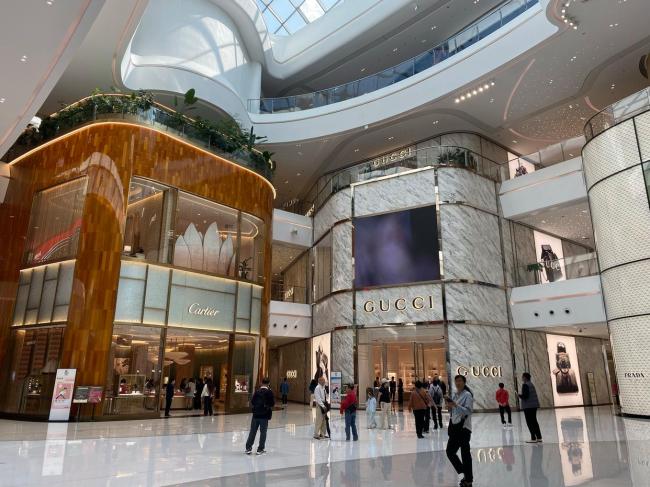 珠宝便宜五千 海南免税城“被买空”