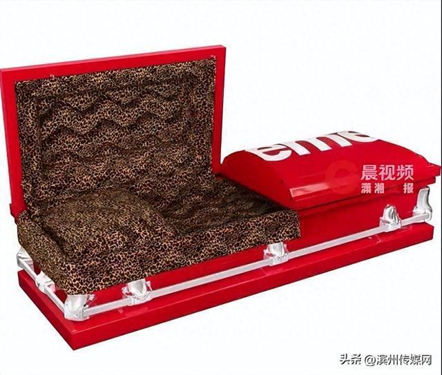潮牌Supreme开始卖棺材?