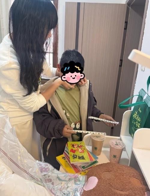 千元手表撕开伪公益的遮羞布 表演式公益引争议