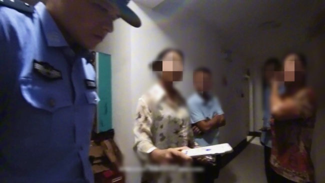 女子捡手机藏4个月，失主定位找上门 法院判赔3800元