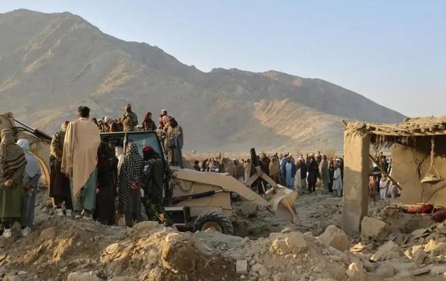 巴阿交火 “铁杆兄弟”为何反目成仇 背后的利益纠葛