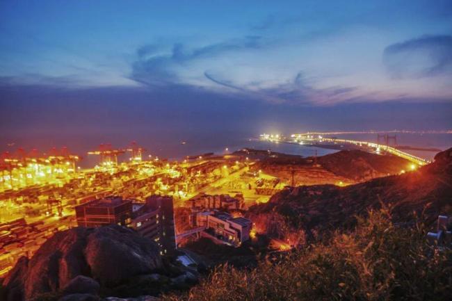 奔驰东说念主生3带动多地文旅花消 工业好意思景成新宠