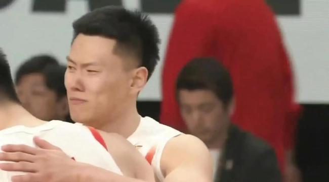 李弘权舍小家为寰球采用国度队征召 泪水中的家国情感