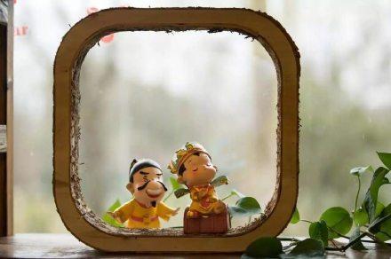 朱元璋玩偶眼睛像美元符号？馆方回应 文创设计引发争议