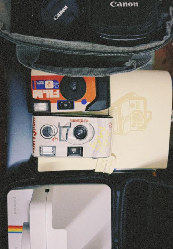 返校大学生行李箱里装了什么 满满都是故事