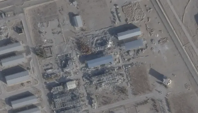 伊朗高丰度浓缩铀储藏处首次曝光