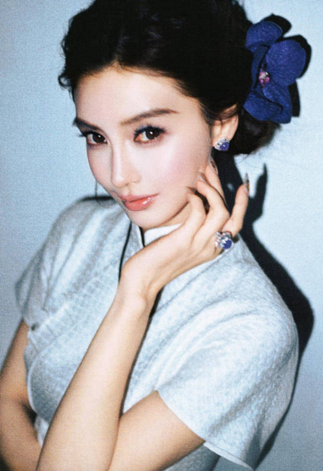 Angelababy紫罗兰考取好意思东说念主 生日写照引爆全网热议