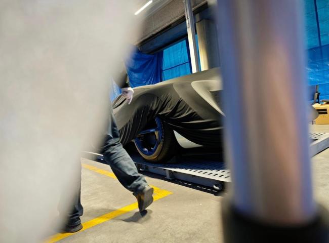 小米超跑亮相 神秘跑车现身巴塞罗那