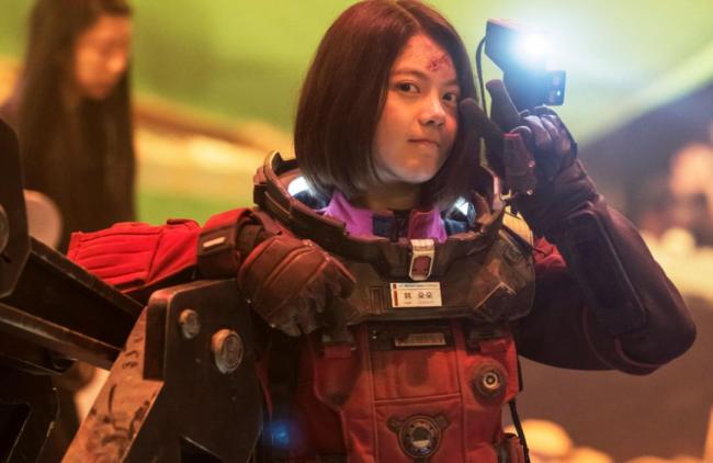 赵今麦流浪地球3造型 末日战损妆引爆热搜