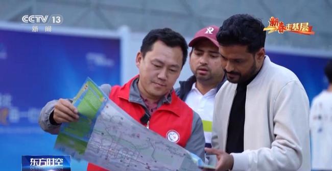 跟随外卖小哥见证一杯咖啡里的活力中国