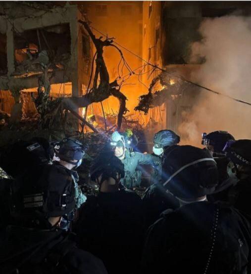 特拉维夫40栋建筑遭伊袭击受损 中东火药桶引爆