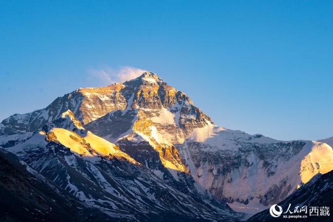 春节假期珠峰景区游客量创新高
