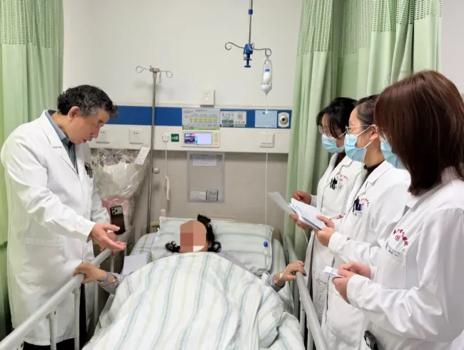 诞下5胞胎女子说现在没时间买黄金 五宝奇迹诞生