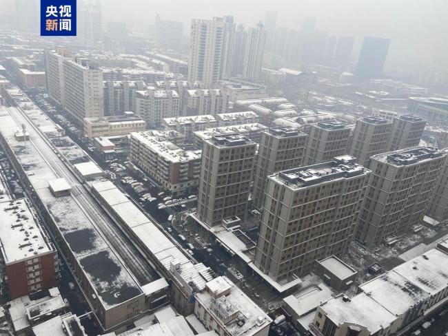 多预警连发 天津迎来降雪天气 出行需谨慎防滑