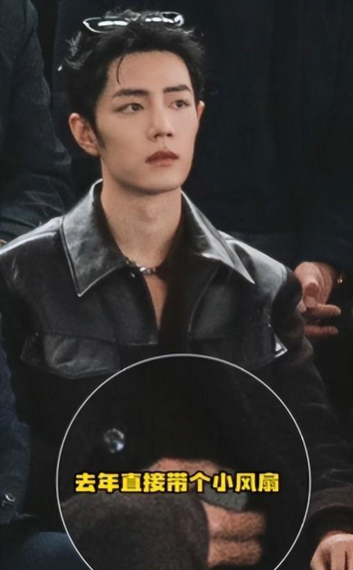 肖战试衣服时的表情 汗流浃背萌态十足