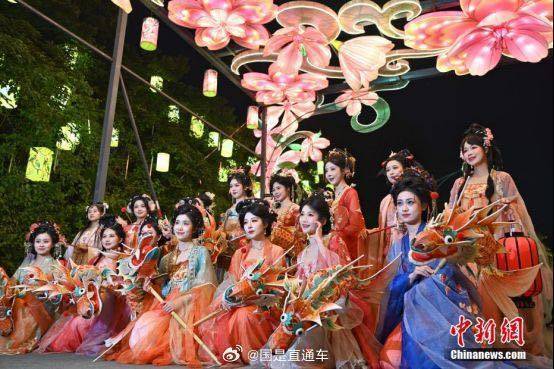 元宵节是中国人的狂欢节吗 古代情人节的浪漫传承